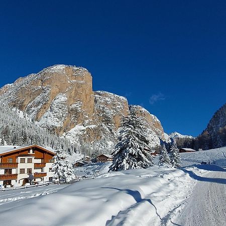 Garni Hotel Iris Sëlva di Val Gardena Eksteriør billede