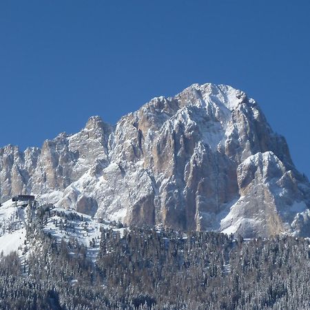 Garni Hotel Iris Sëlva di Val Gardena Eksteriør billede