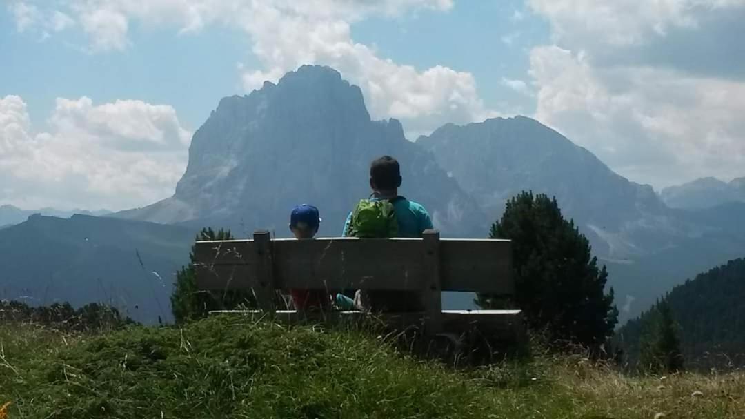 Garni Hotel Iris Sëlva di Val Gardena Eksteriør billede