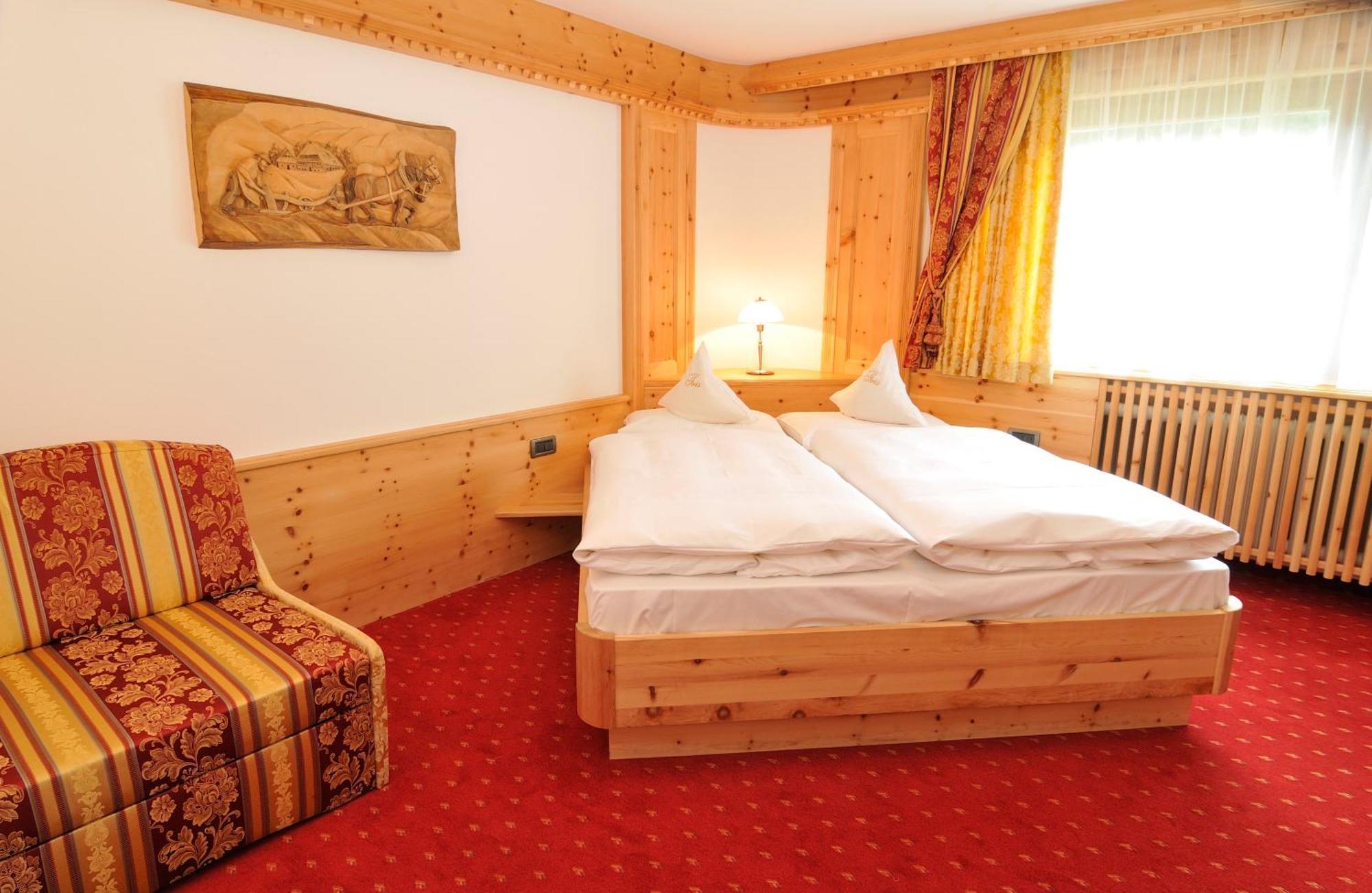 Garni Hotel Iris Sëlva di Val Gardena Eksteriør billede