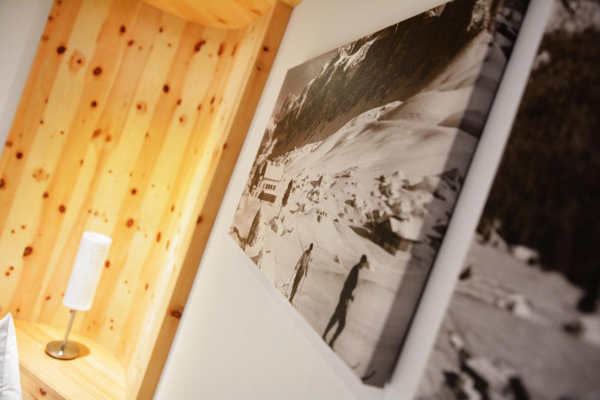 Garni Hotel Iris Sëlva di Val Gardena Eksteriør billede