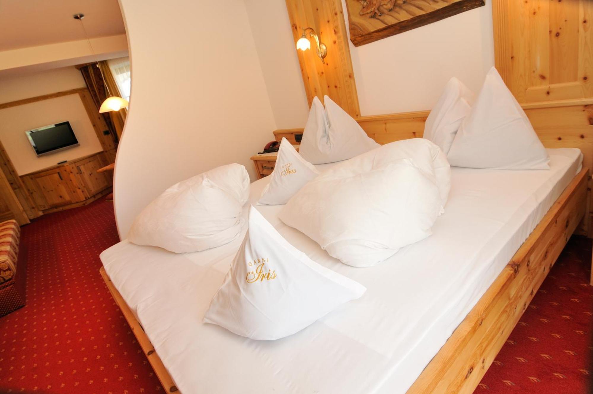 Garni Hotel Iris Sëlva di Val Gardena Eksteriør billede