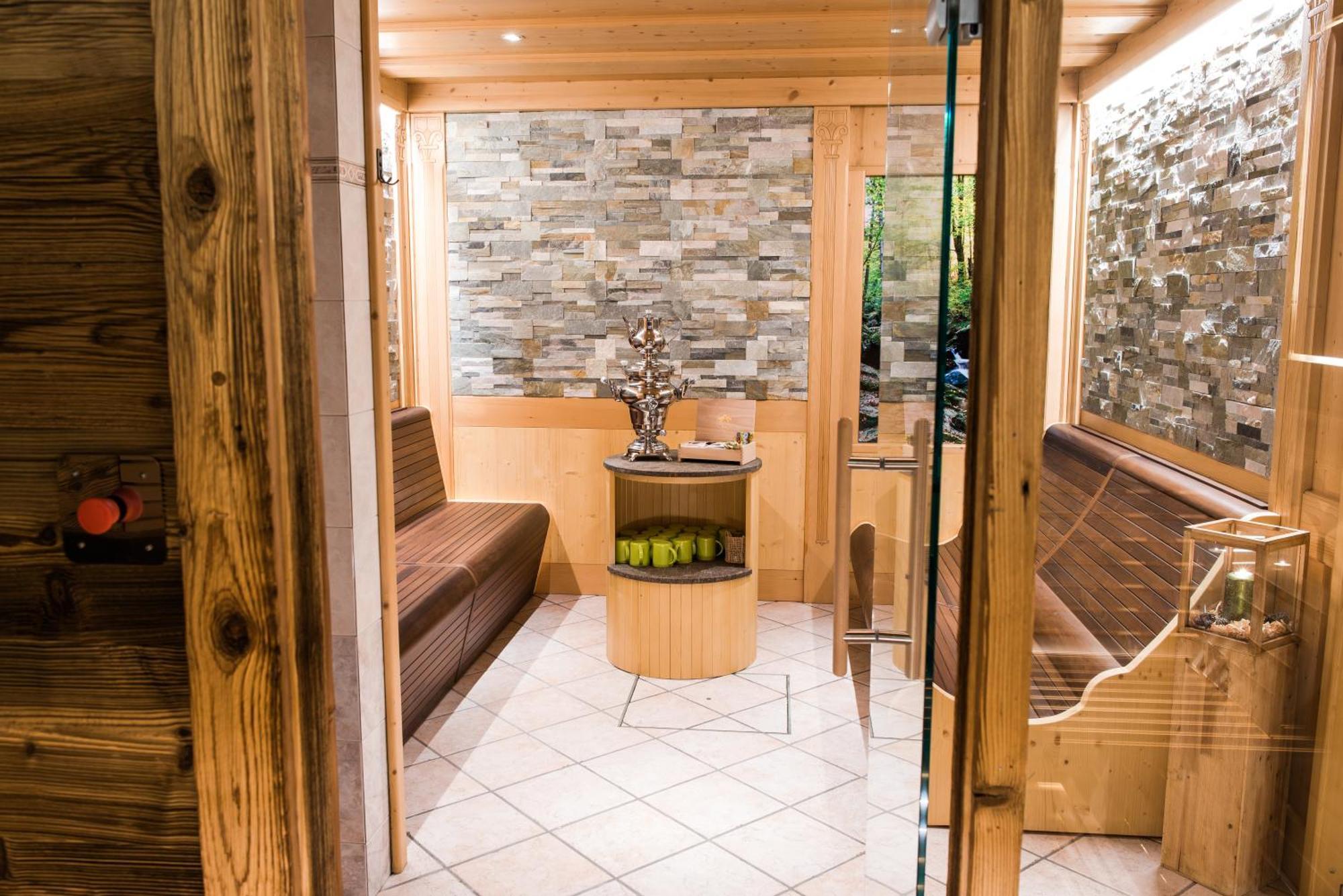 Garni Hotel Iris Sëlva di Val Gardena Eksteriør billede