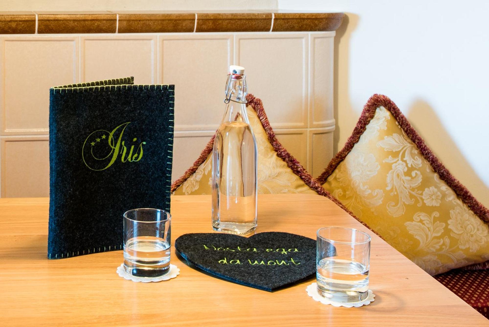 Garni Hotel Iris Sëlva di Val Gardena Eksteriør billede
