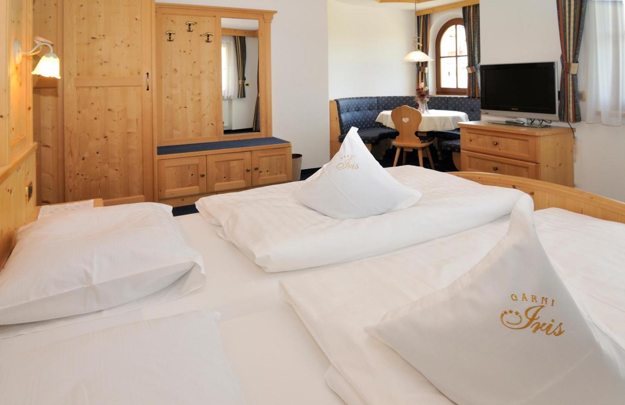 Garni Hotel Iris Sëlva di Val Gardena Eksteriør billede