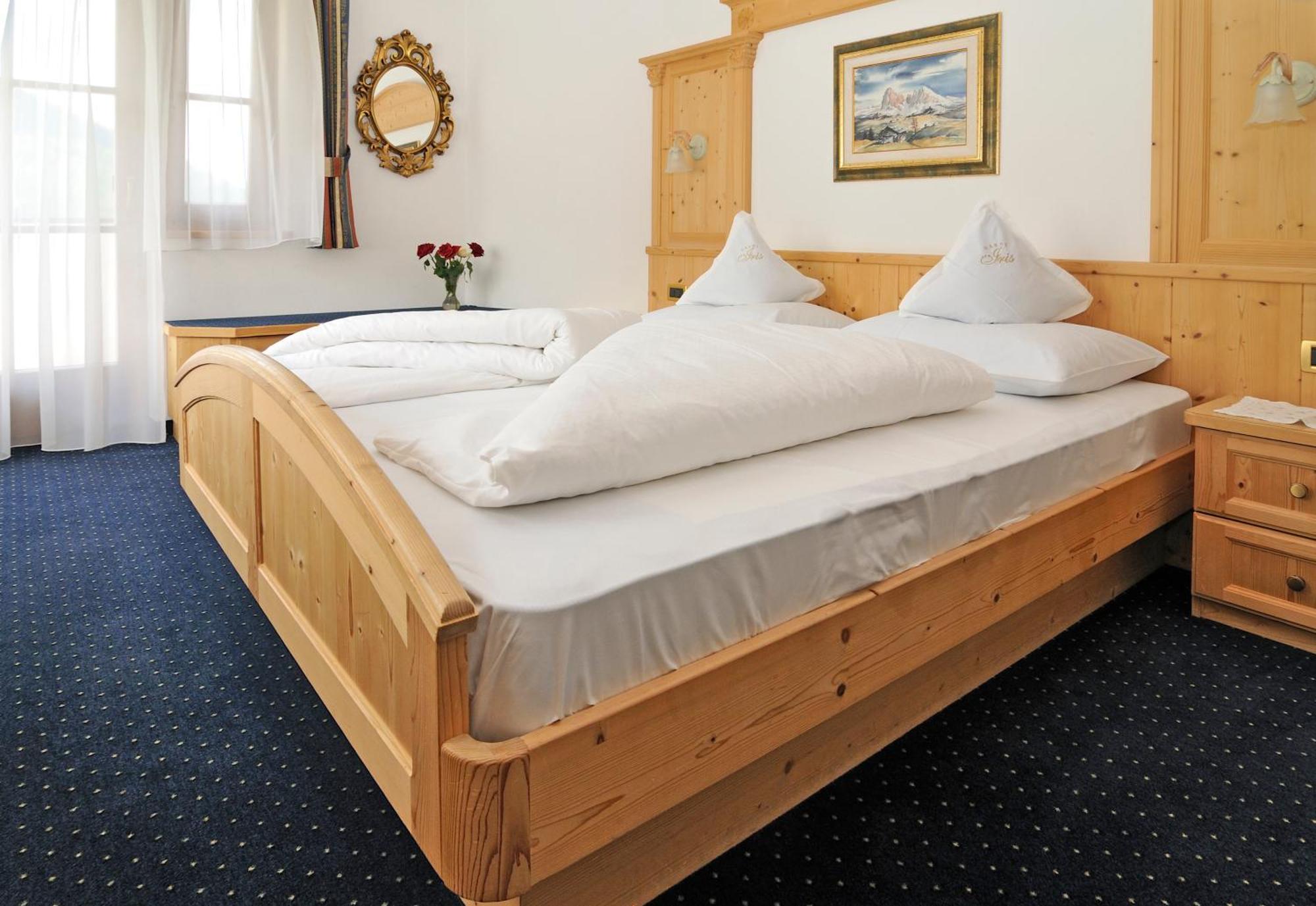 Garni Hotel Iris Sëlva di Val Gardena Eksteriør billede