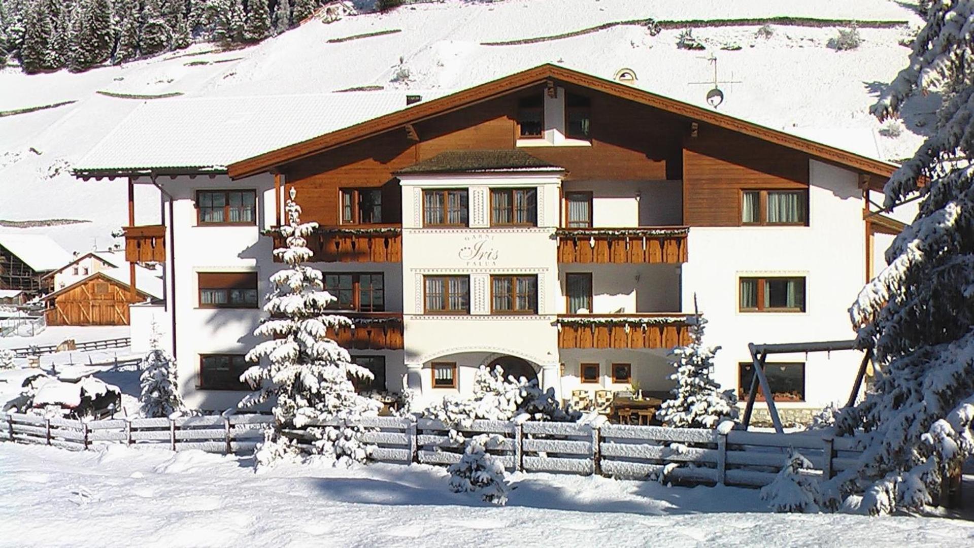 Garni Hotel Iris Sëlva di Val Gardena Eksteriør billede